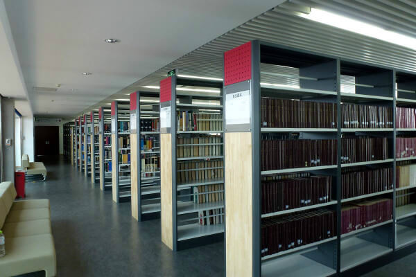 在車棚、圖書館、實(shí)驗(yàn)室等安裝監(jiān)控