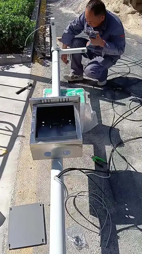 監(jiān)控安裝工的日常生活與挑戰(zhàn)：守護安全的無名英雄